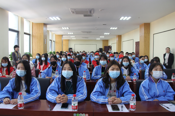 時代青年講奉獻(xiàn) 愛心熱血勇?lián)?dāng)——安康職業(yè)技術(shù)學(xué)院學(xué)生參加血站開放日活動