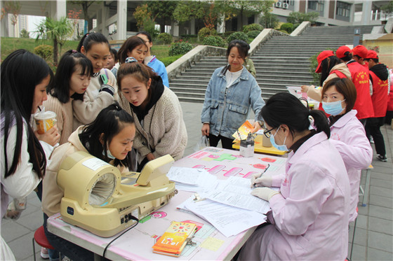 獻(xiàn)血人數(shù)連續(xù)五年創(chuàng)新高——安康職業(yè)技術(shù)學(xué)院師生用行動彰顯大愛