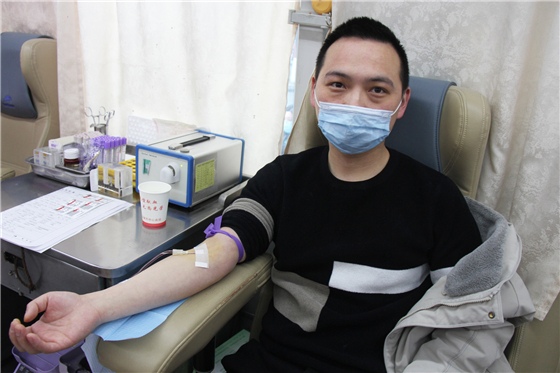 用熱血為冬日儲備一份溫暖 ——漢濱區(qū)委區(qū)政府組織開展冬季應(yīng)急獻(xiàn)血活動(dòng)