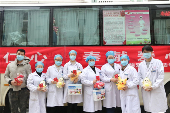 白衣天使獻熱血 眾志成城抗疫情