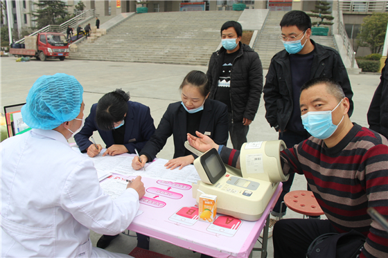 人民警察一心為民，捋袖捐血鐵血柔情——安康市公安局積極開展冬季獻(xiàn)血活動