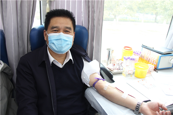 人民警察一心為民，捋袖捐血鐵血柔情——安康市公安局積極開展冬季獻(xiàn)血活動