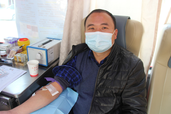 血液是生命的禮物——中國聯(lián)通安康市分公司、安康大數(shù)據(jù)運(yùn)營(yíng)有限公司聯(lián)合開展冬季應(yīng)急獻(xiàn)血活動(dòng)