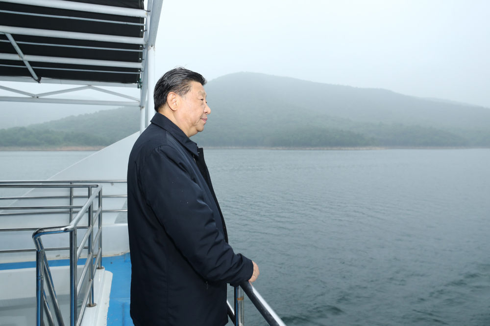 2021年5月13日下午，習(xí)近平總書記在河南南陽乘船考察丹江口水庫。